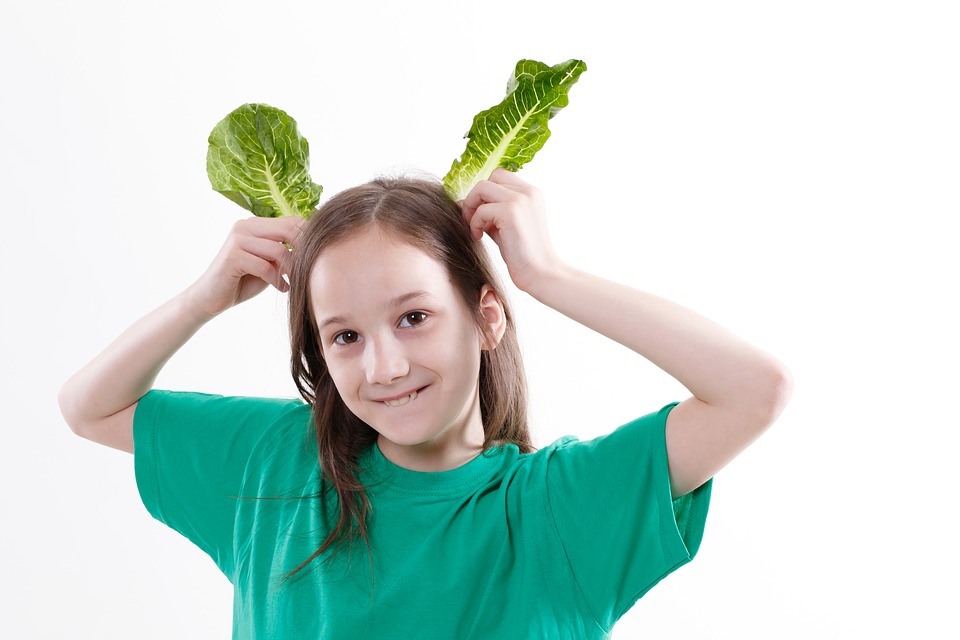 Jak należy podawać warzywa i owoce dzieciom? Sprawdź nasz sposób!